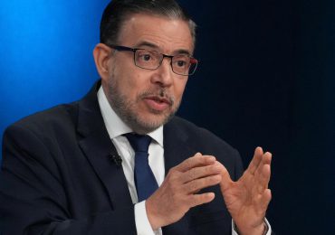 Guillermo se molesta tras ser cuestionado sobre uso de recursos del Estado para campaña