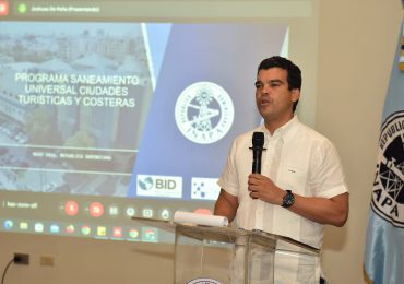 Wellington Arnaud socializa en consulta pública solución a problema de drenaje sanitario provincia La Romana