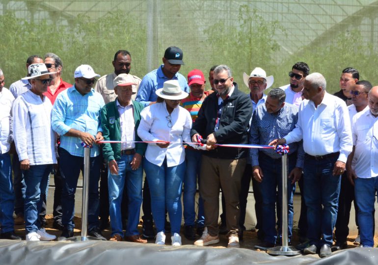 FEDA inaugura invernadero que será escuela de agricultura de precisión