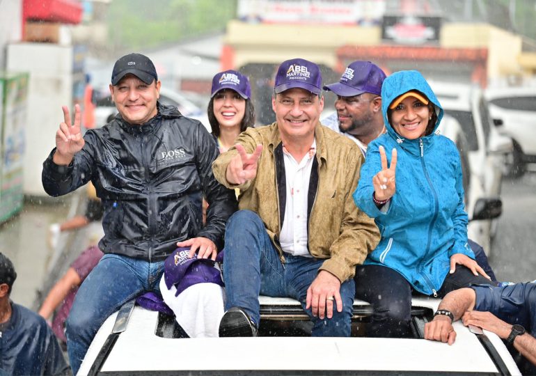 Abel cierra Caravana del Cibao: "El 19 de mayo las urnas estarán rebosadas de votos morados"