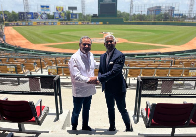 Embajador Rodríguez Durán y comisionado Noboa tratan temas de cooperación en béisbol