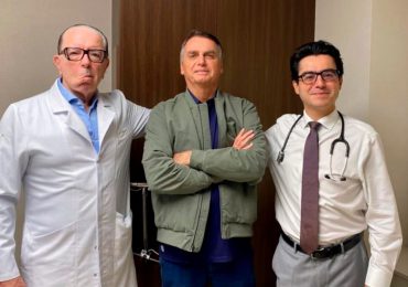 Bolsonaro deja el hospital tras dos semanas de tratamiento por infección cutánea