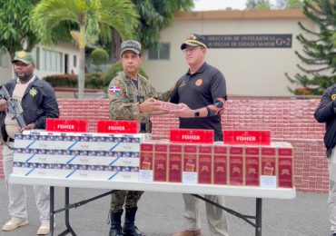 Ejército entrega casi dos millones de unidades de cigarrillos decomisadas al CECCOM