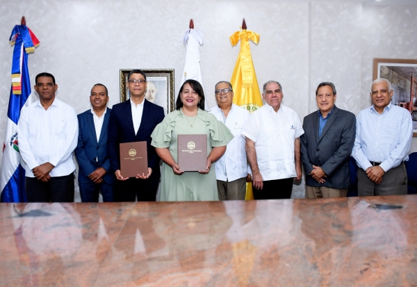 GoldQuest Dominicana y la Universidad Tecnológica del Cibao Oriental firman convenio educativo