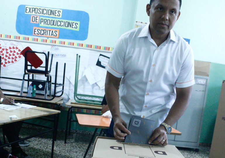 Elías Matos destaca organización en centros electorales