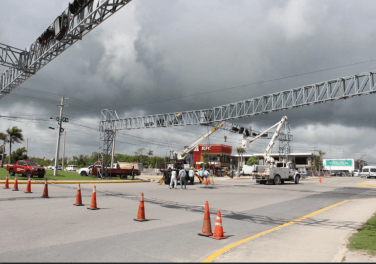 Semáforo de Friusa en Verón-Punta Cana vuelve a operar tras reparaciones