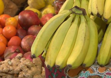 Pollo, plátanos, papas y limones: Algunos de los productos que bajaron de precio en mayo