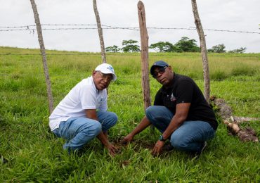 Realizan jornada de reforestación en El Seibo