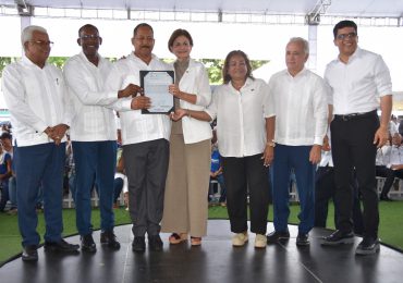 Gobierno entrega a familias de El Tamarindo 2,759 títulos de propiedad