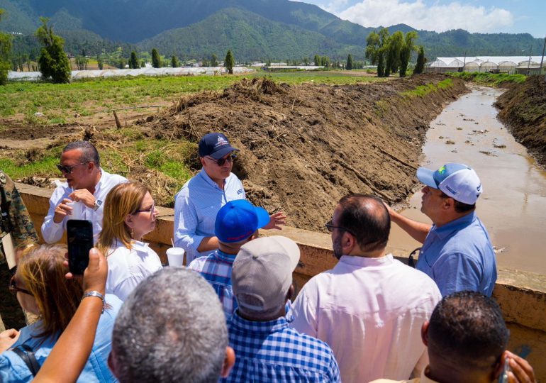 Gobierno asiste con más ayudas a familias afectadas por las lluvias en Constanza