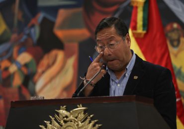 Luis Arce dice que llamó a Evo Morales para advertirle del "intento de golpe de Estado"
