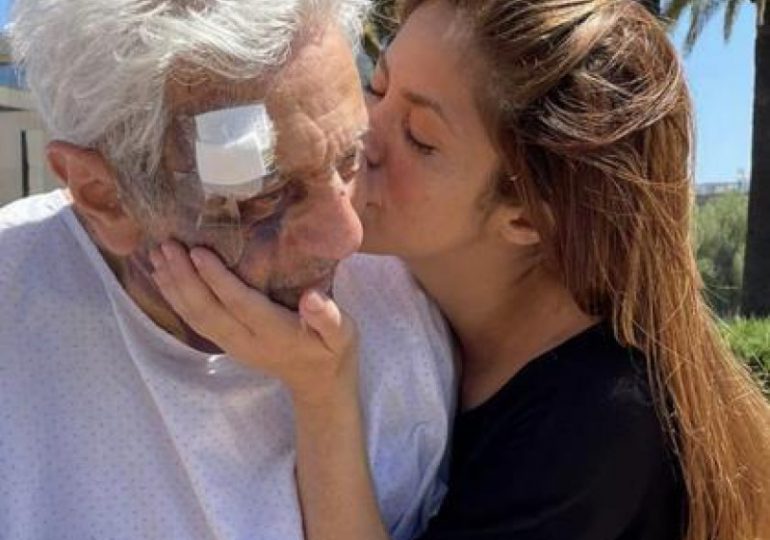 Shakira agradece apoyo durante hospitalización de su padre por neumonía