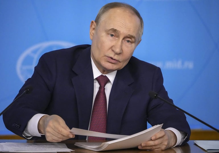 Putin dice que ordenará el alto el fuego si Ucrania retira sus tropas del este y sur del país y renuncia a la OTAN