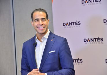 José Dantés: Gobierno "quiere buscar legitimidad política" antes de aprobar la reforma fiscal