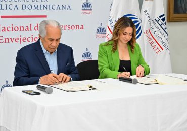 Convenio firmado entre Supérate y Conape gestionará construcción de hogares de día para adultos mayores