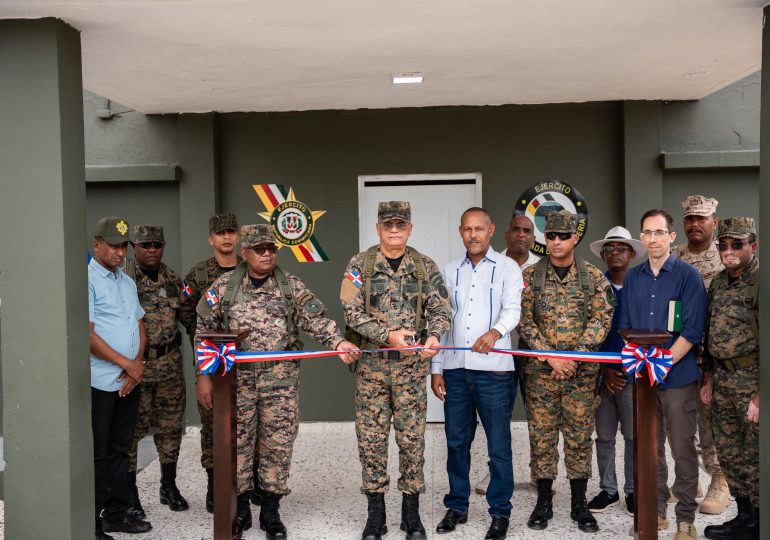 Comandante Ejército realiza recorrido fronterizo y reinaugura destacamento “Tierra Nueva”