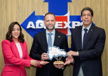 ADOEXPO reconoce labor de Sanz Lovatón en la DGA en favor del sector exportador