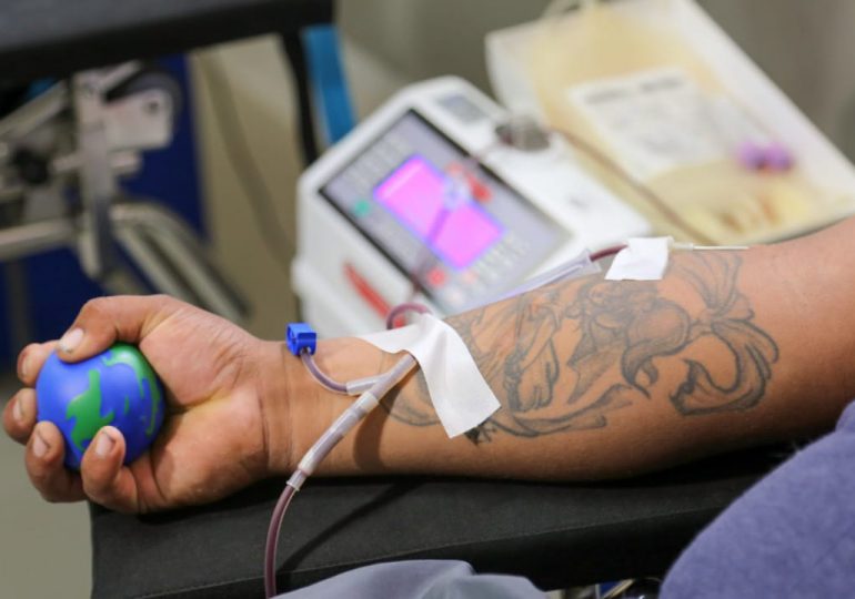 ¿Pueden donar sangre las personas tatuadas?