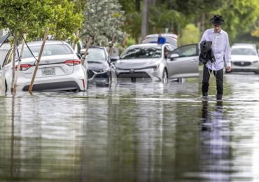 Florida declara el estado de emergencia por graves inundaciones en cinco condados sureños