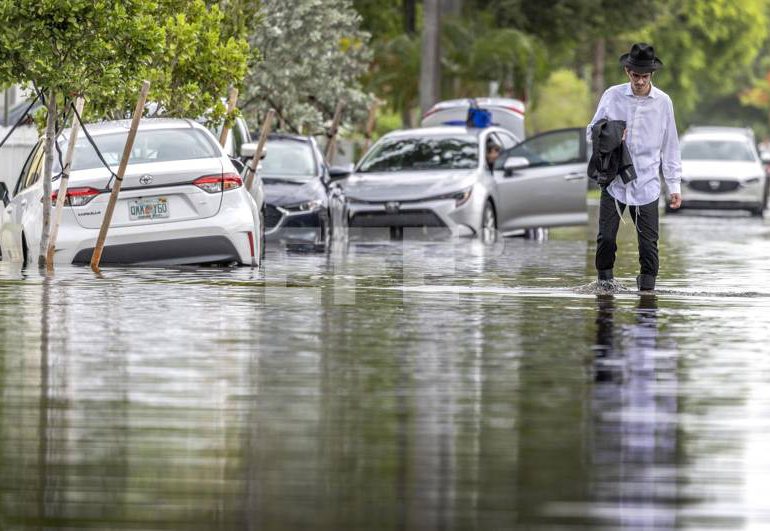 Florida declara el estado de emergencia por graves inundaciones en cinco condados sureños