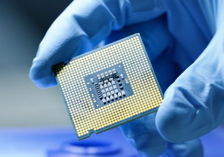 Abinader declara de alta prioridad nacional el desarrollo de microchips