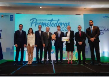 Popular recibe premio de “Prácticas prometedoras” por su iniciativa “Finanzas con Propósito”