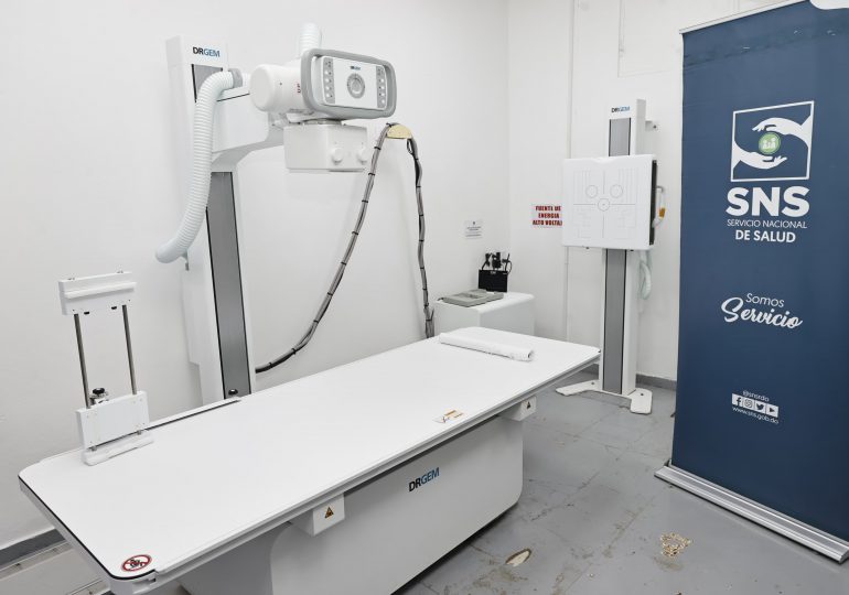 SNS deja en funcionamiento remozada área de Internamiento tercer piso y entrega moderno Rayos X digital en Hospital Jaime Oliver Pino