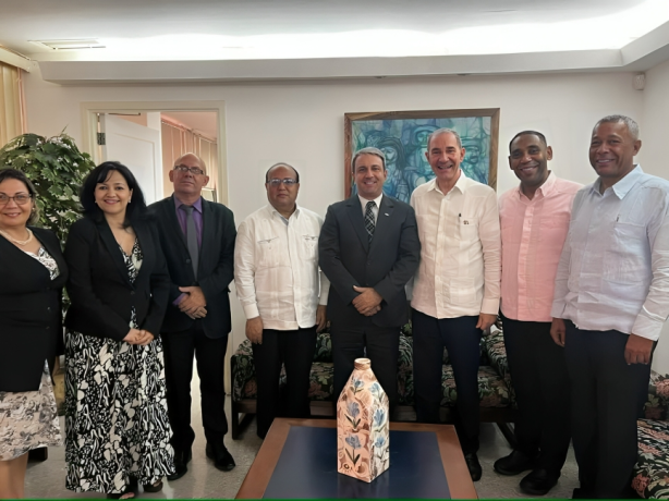 Ministro de Educación de Cuba visita República Dominicana para fortalecer relaciones educativas y científicas