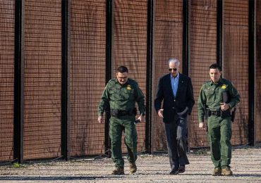 Pensando en su revancha ante Trump, Biden se apresta a limitar migración desde México