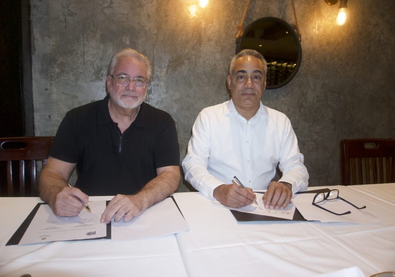Adopae y Accine RD firman alianza estratégica