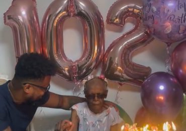 Lápiz Conciente celebra el cumpleaños 102 de su abuela Palín