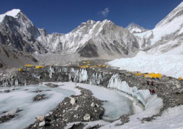 El deshielo del Everest hace aflorar los fantasmas del pasado