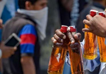 Sube a 63 el balance de muertos en India por alcohol adulterado
