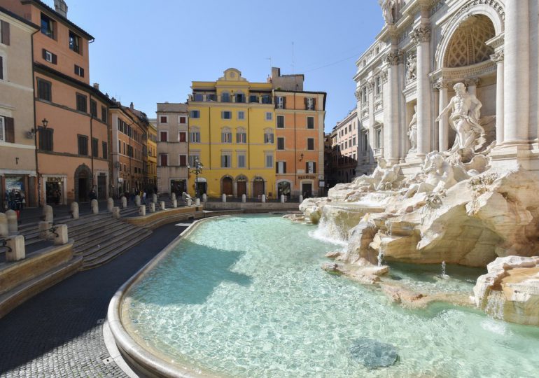 En la Fontana Di Trevi se recolectan unos 1.5 millones de euros en un año