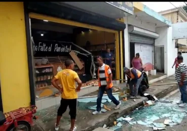 Explosión en panadería de La Vega deja al menos cincos heridos