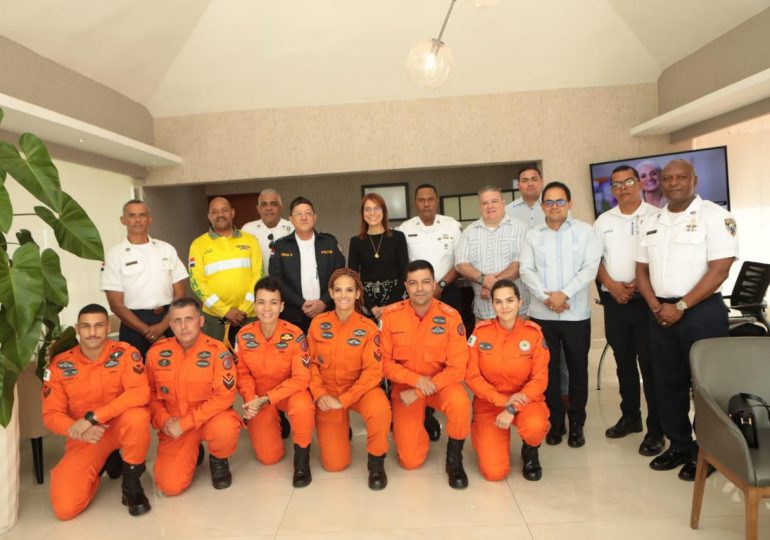 Instructores brasileños capacitan personal de socorro dominicano en técnicas de búsqueda y rescate