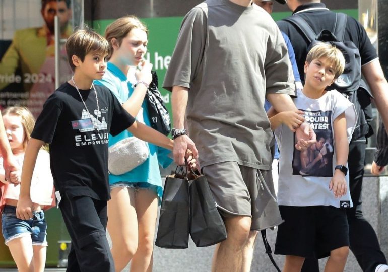 Gerard Piqué pasea con sus hijos por Nueva York
