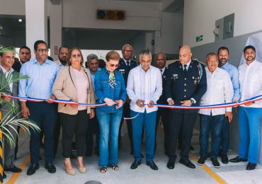 Sur Futuro entrega renovada estación de bomberos en San Cristóbal