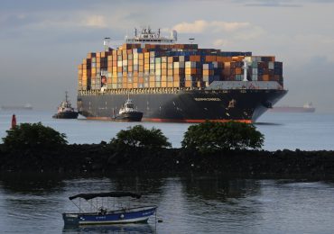 Canal de Panamá eleva a 32 el tránsito diario de buques ante la llegada de las lluvias