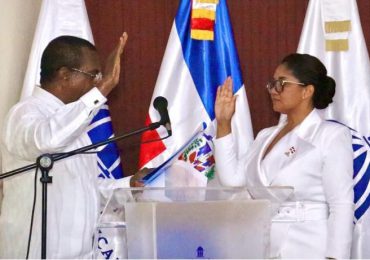 Juramentan nueva gobernadora de Elías Piña, Migdaly De Los Santos; Pronuncia discurso de toma de posesión