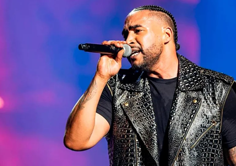 Video: Don Omar expulsa a una fan de su concierto en Cancún por comportamiento irrespetuoso