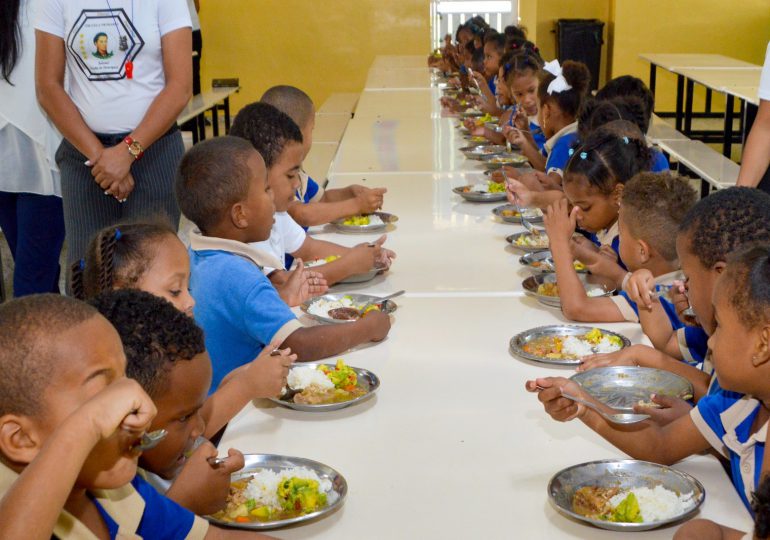INABIE contribuyó con permanencia de estudiantes en aulas tras entrega preliminar de más de 908 millones de raciones alimenticias en año escolar 2023-2024