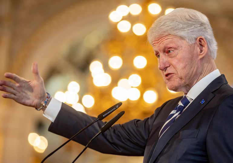 Bill Clinton apoya a Biden tras el debate: "Nos ha dado 3 años de liderazgo sólido"