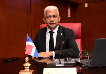 Ricardo de los Santos propone requisito 95% asambleístas para reforma constitucional por reelección