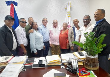 Comité Ejecutivo ANPA realiza visita a director de INDOCAFE