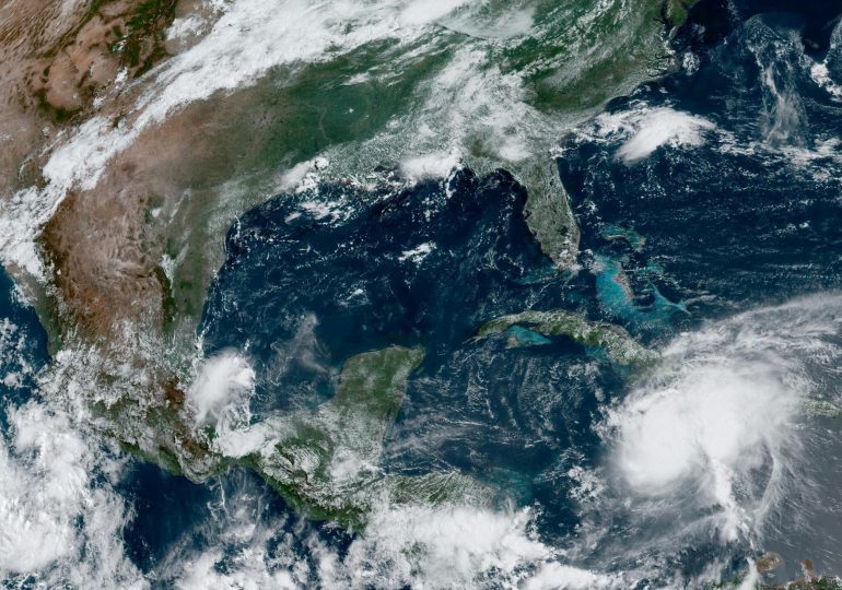 Beryl será nuevamente huracán al entrar a Texas, con lluvias e inundaciones