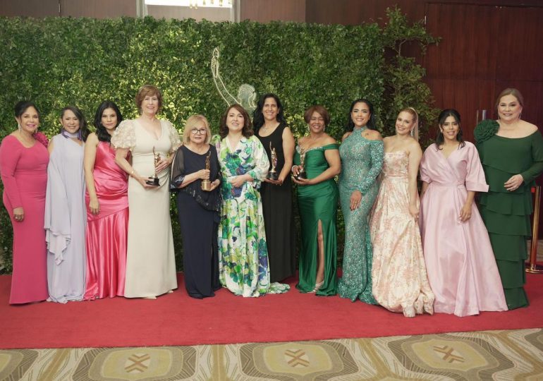 Gala del Premio Mujeres que Inspiran reconoce aportes y diversidad de cinco grandes profesionales