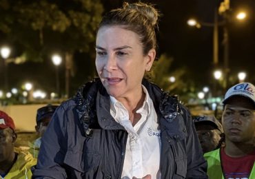 Alcaldesa Carolina Mejía coordina acciones para recuperar normalidad en el malecón