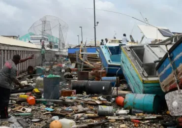 Huracán Beryl deja siete muertos en el Caribe en su camino hacia Jamaica