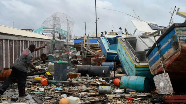 Huracán Beryl deja siete muertos en el Caribe en su camino hacia Jamaica
